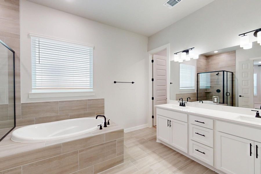 Furnished interior view inside a new home in Edgewood, Leander (Image 17).