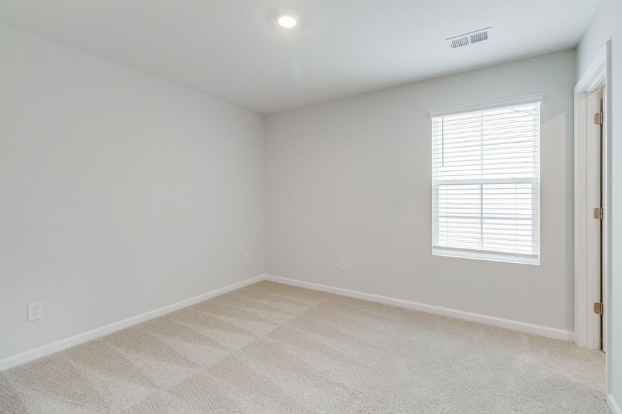 Spacious, unfurnished interior of a new home in Ellington, Elgin (Image 32).