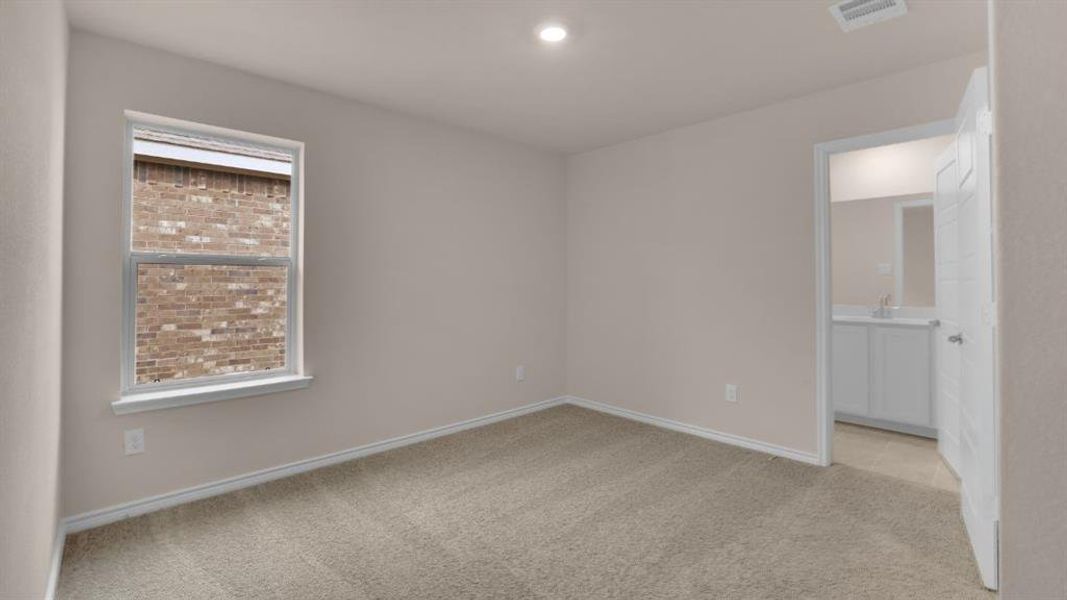 Spacious, unfurnished interior of a new home in The Landing at Hidden Lakes, McKinney (Image 9).