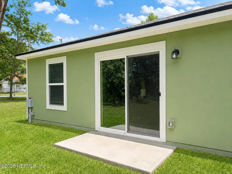 Exterior details and patio area of a home in , Jacksonville (Image 4).