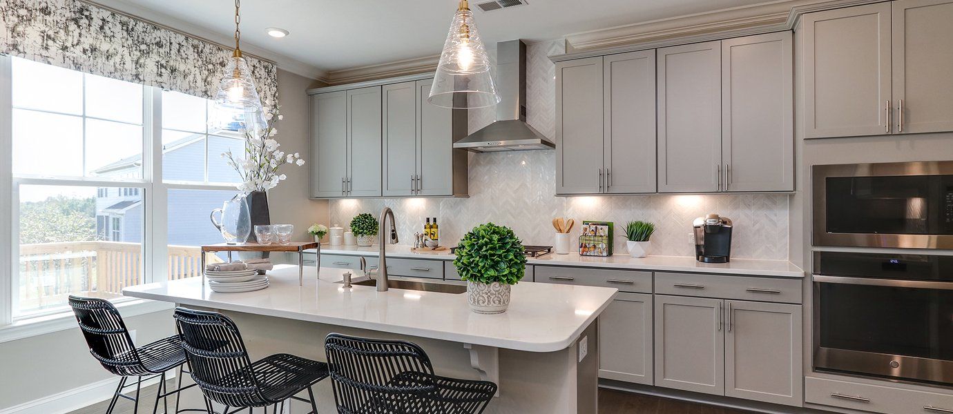 2816 Edison II Kitchen 1of3 F1 hero