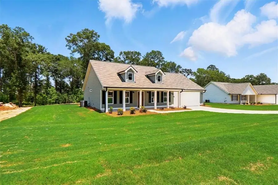 Exterior details and patio area of a home in , Hartwell (Image 24).