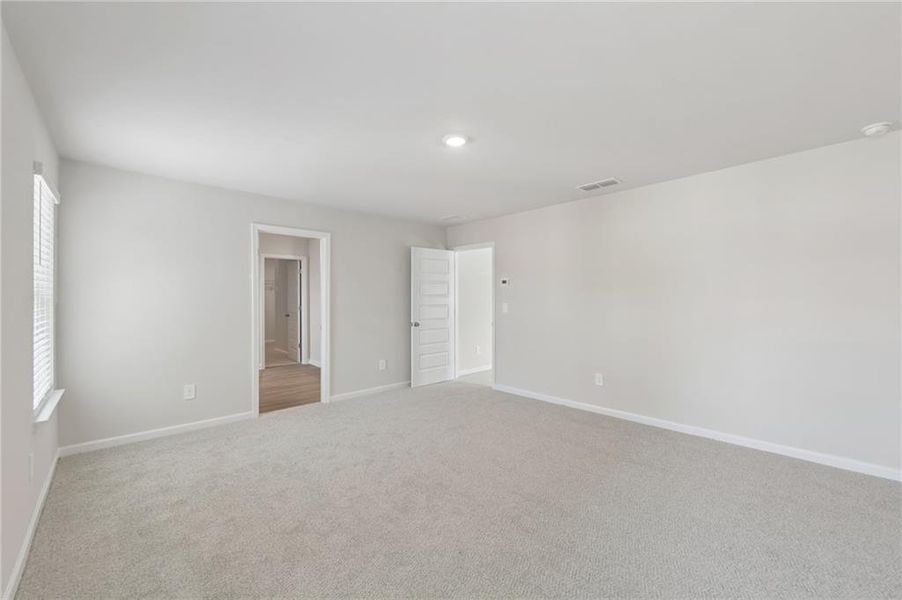 Spacious, unfurnished interior of a new home in Martin Springs - Estate Series, Lawrenceville (Image 43).