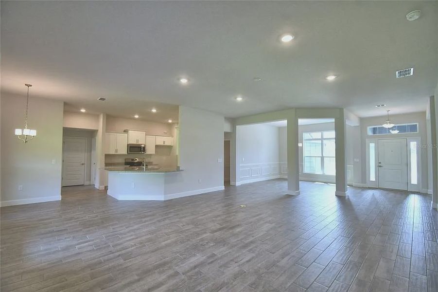 Spacious, unfurnished interior of a new home in Lake Juliana Estates, Auburndale (Image 26).