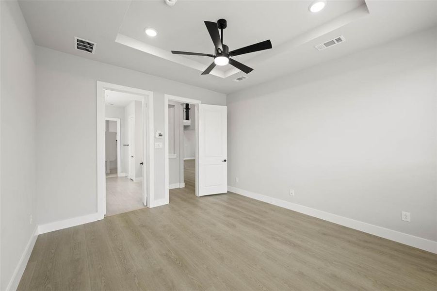 Spacious, unfurnished interior of a new home in Birdsong, Mansfield (Image 25). Spacious, unfurnished interior of a new home in Birdsong, Mansfield (Image 25).