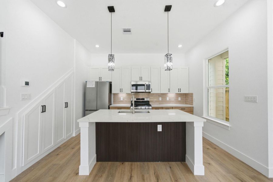 8908 Kitchen Finishes