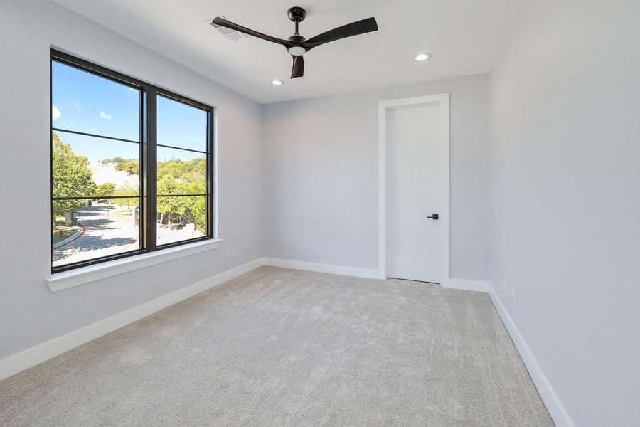 Spacious, unfurnished interior of a new home in , Austin (Image 28).
