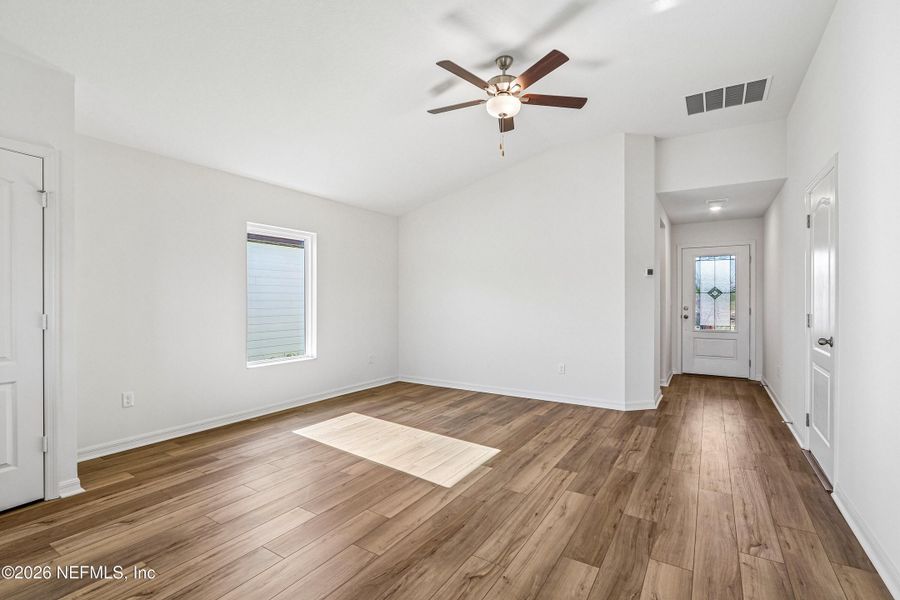 Spacious, unfurnished interior of a new home in , Jacksonville (Image 13).