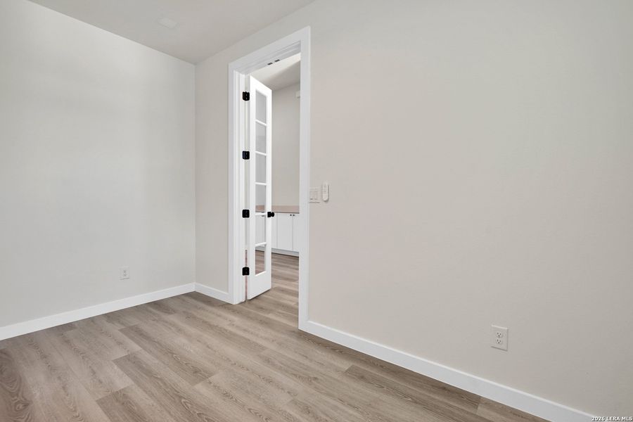 Spacious, unfurnished interior of a new home in , Fischer (Image 18).