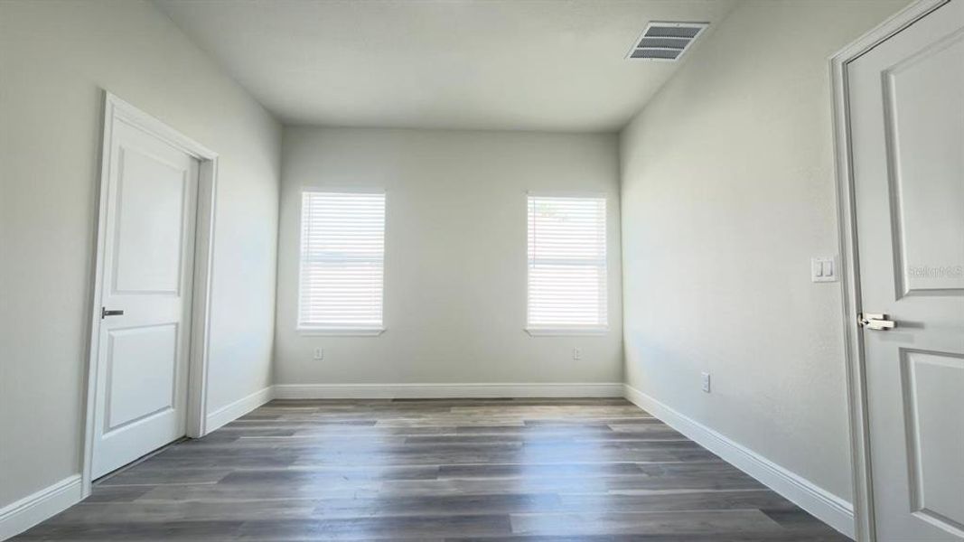 Spacious, unfurnished interior of a new home in , Ocala (Image 29).