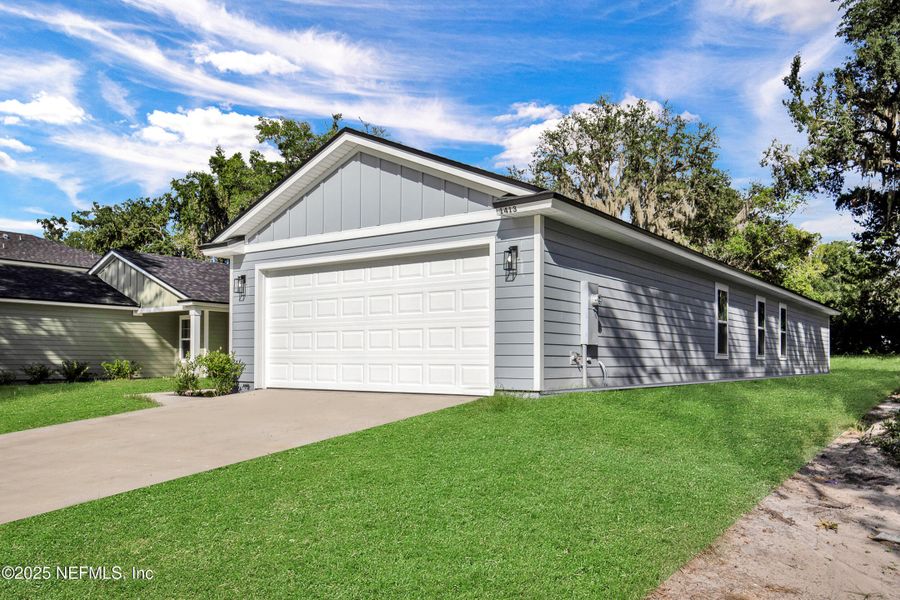 Front exterior of a new home in , Palatka, FL, highlighting curb appeal (Image 25).