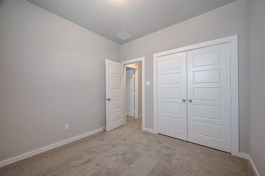 Spacious, unfurnished interior of a new home in McClendon Park Village, Houston (Image 36). Spacious, unfurnished interior of a new home in McClendon Park Village, Houston (Image 36).