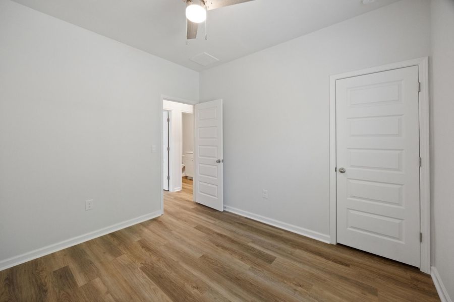 Spacious, unfurnished interior of a new home in , Beaufort (Image 20).