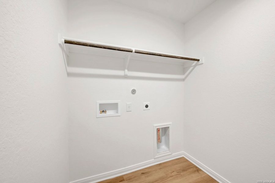 Spacious, unfurnished interior of a new home in Greenspoint Heights, Seguin (Image 30).