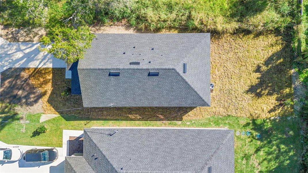 Exterior details and patio area of a home in , Eustis (Image 3).