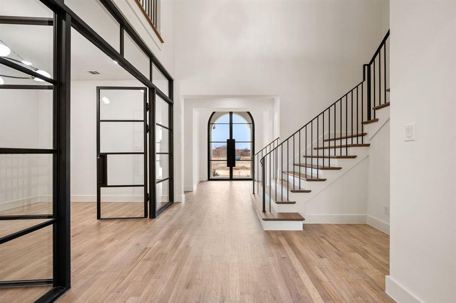 Spacious, unfurnished interior of a new home in , Prosper (Image 17).