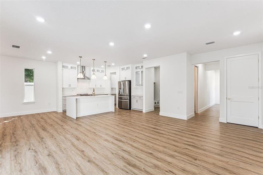 Spacious, unfurnished interior of a new home in , Belle Isle (Image 26).