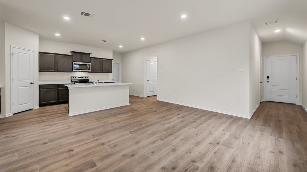 Spacious, unfurnished interior of a new home in Stonewyck Farms, Ennis (Image 17).