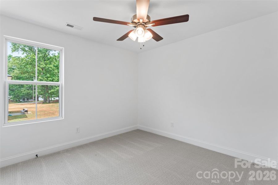 Spacious, unfurnished interior of a new home in , Harrisburg (Image 12).