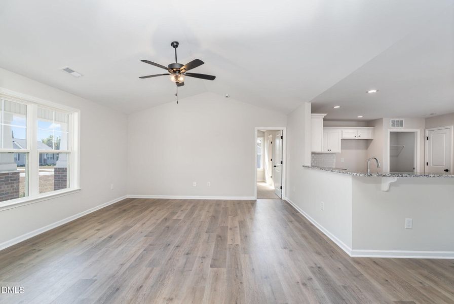 011_dsc08213-edit_290