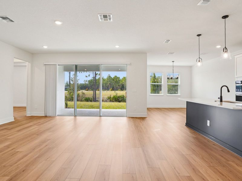Spacious, unfurnished interior of a new home in Ridgehaven - Reserve Series, Ormond Beach (Image 8).