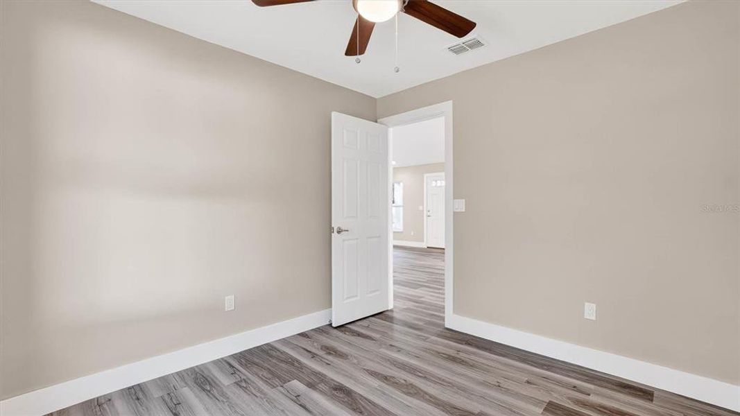 Spacious, unfurnished interior of a new home in , Citrus Springs (Image 32).