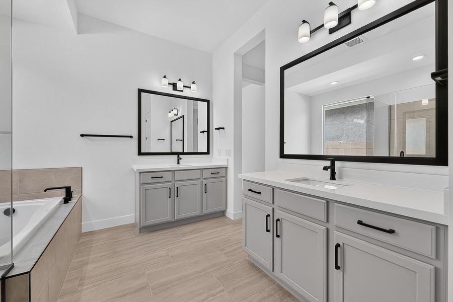 Furnished interior view inside a new home in Verdin, Phoenix (Image 10).