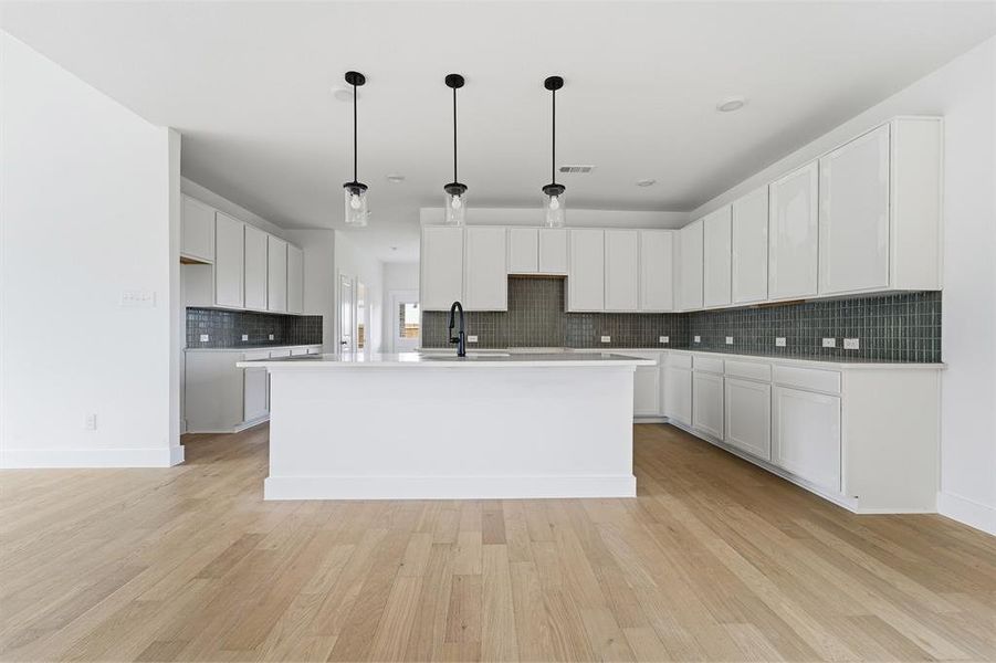 Furnished interior view inside a new home in Saddlebrook Estates, Waxahachie (Image 10).