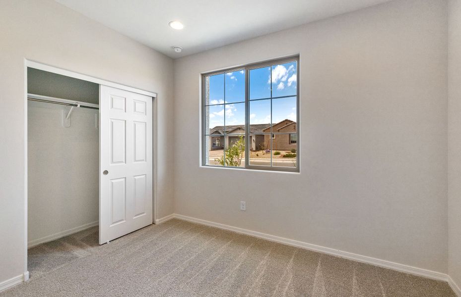 Spacious, unfurnished interior of a new home in Vistoso Canyon Estates, Oro Valley (Image 12).