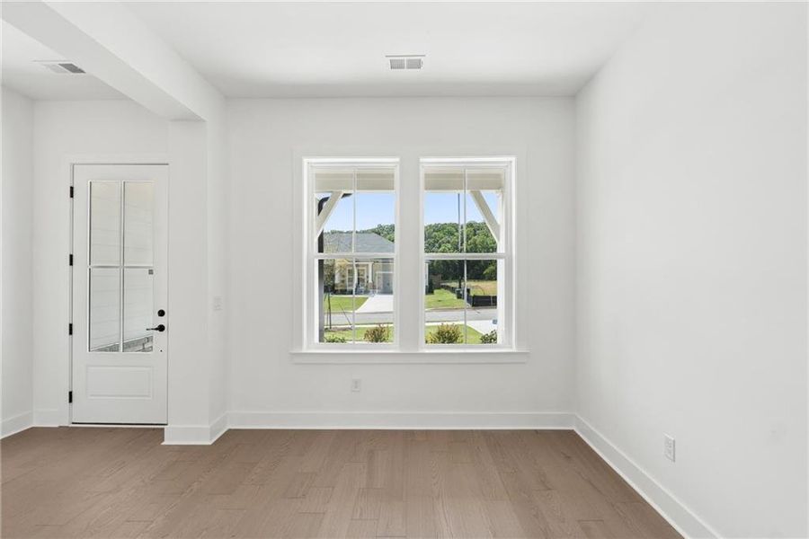 Spacious, unfurnished interior of a new home in Old Mill Preserve, Dallas (Image 18).