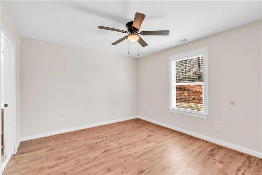 Spacious, unfurnished interior of a new home in , Temple (Image 27).