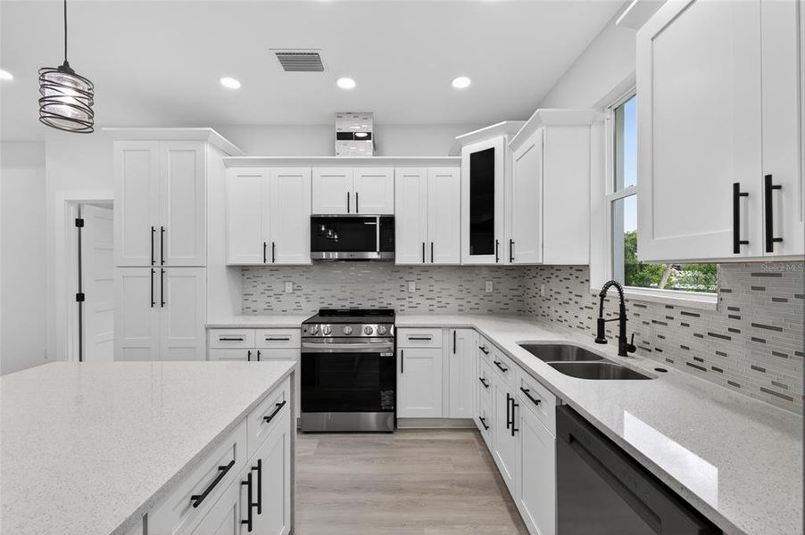 Furnished interior view inside a new home in , Spring Hill (Image 14).