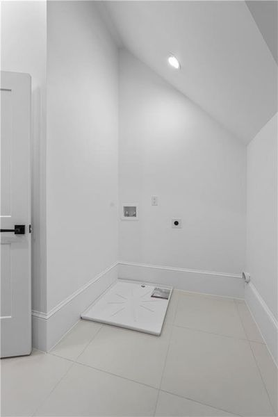 Spacious, unfurnished interior of a new home in , Monroe (Image 65).