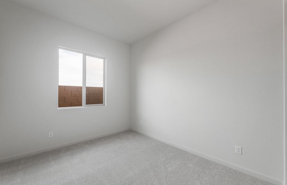Spacious, unfurnished interior of a new home in Artisan at Asante, Surprise (Image 28).
