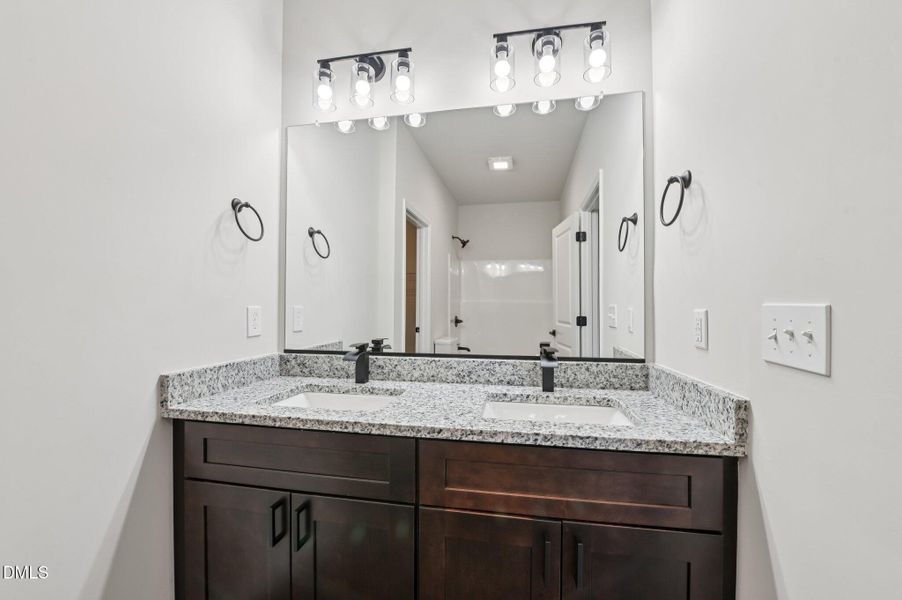 25-web-or-mls-Foster St-S0711-025