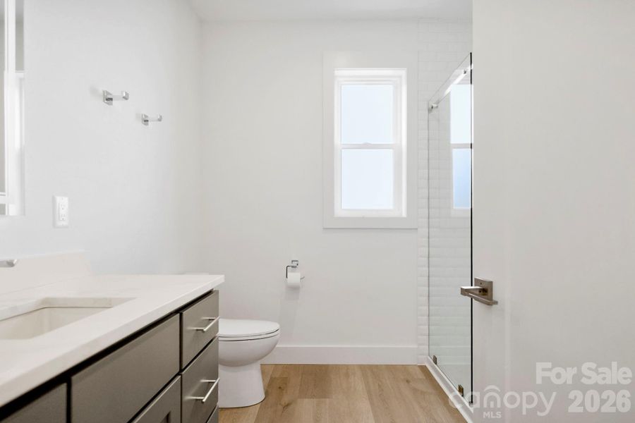 full bath between second and third bedrooms