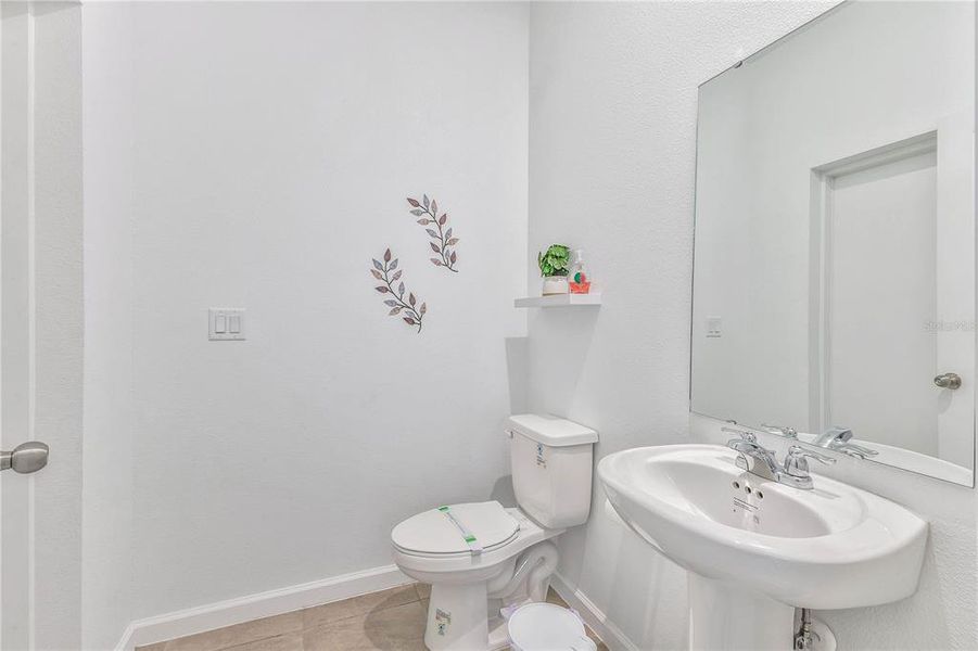 Furnished interior view inside a new home in , Kissimmee (Image 17).