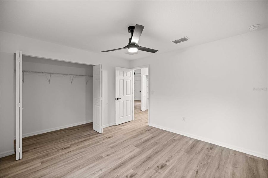 Spacious, unfurnished interior of a new home in , Dunnellon (Image 12).