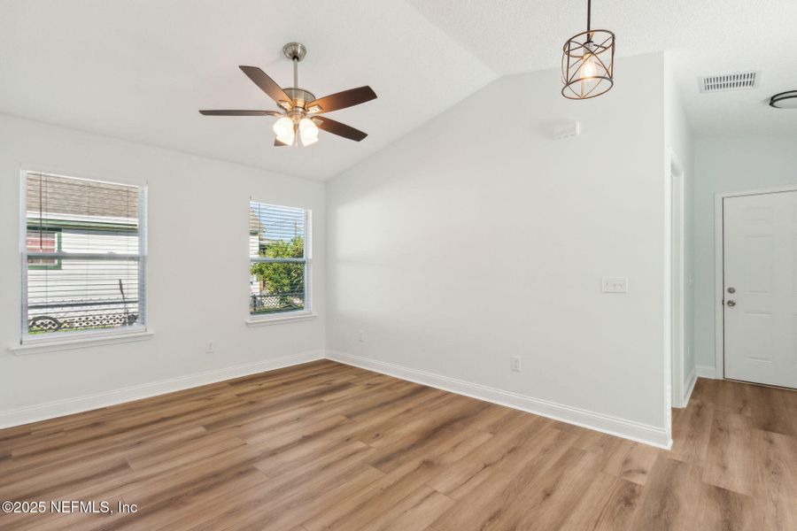 Spacious, unfurnished interior of a new home in , Jacksonville (Image 17).