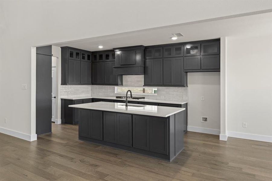 12. 6401 Tahoe - Kitchen (2) 12. 6401 Tahoe - Kitchen (2)