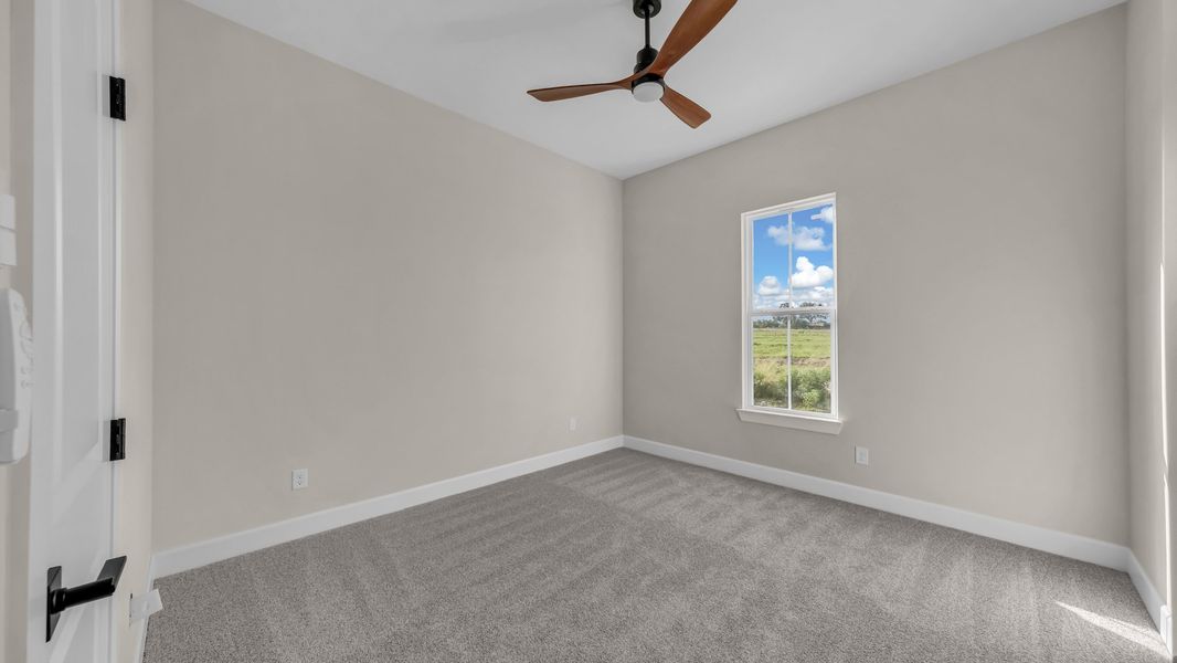 Spacious, unfurnished interior of a new home in Oak Water Ranch, Granbury (Image 22). Spacious, unfurnished interior of a new home in Oak Water Ranch, Granbury (Image 22).