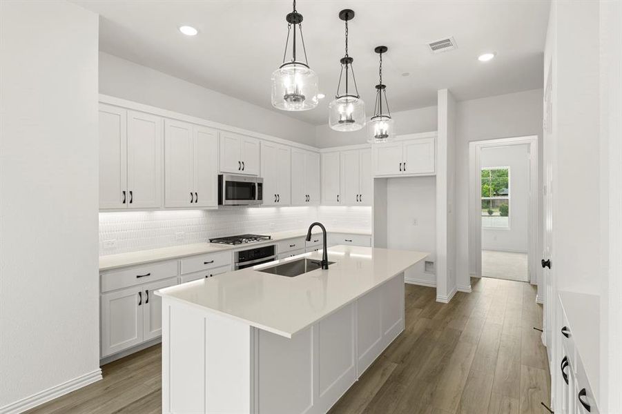 11. 1029 Concan - Kitchen (3)