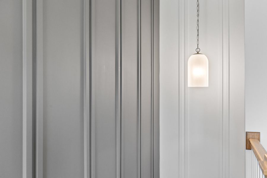 Representative interior finishes for a home built from the The Emerson by RobuckHomes in Stonehenge, Raleigh (Image 154).