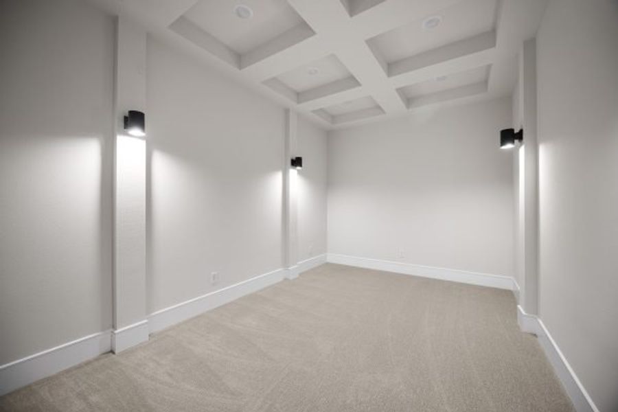Spacious, unfurnished interior of a new home in Heath Golf and Yacht Club, Heath (Image 54).
