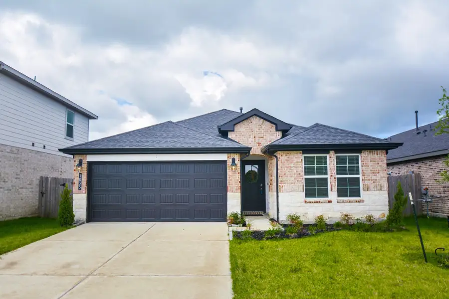 Front exterior of a new home in , Fresno, TX, highlighting curb appeal (Image 21). Front exterior of a new home in , Fresno, TX, highlighting curb appeal (Image 21).
