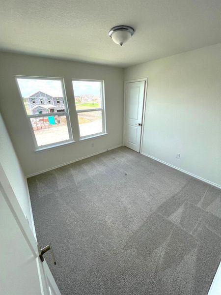 Spacious, unfurnished interior of a new home in Mustang Valley, Manor (Image 20). Spacious, unfurnished interior of a new home in Mustang Valley, Manor (Image 20).