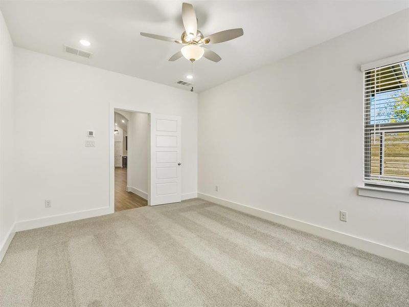 Spacious, unfurnished interior of a new home in Pecan Creek Crossing, Valley View (Image 13). Spacious, unfurnished interior of a new home in Pecan Creek Crossing, Valley View (Image 13).