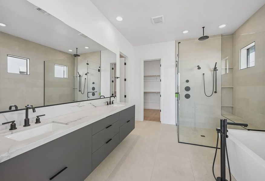 Primary Bath - 14 of 17