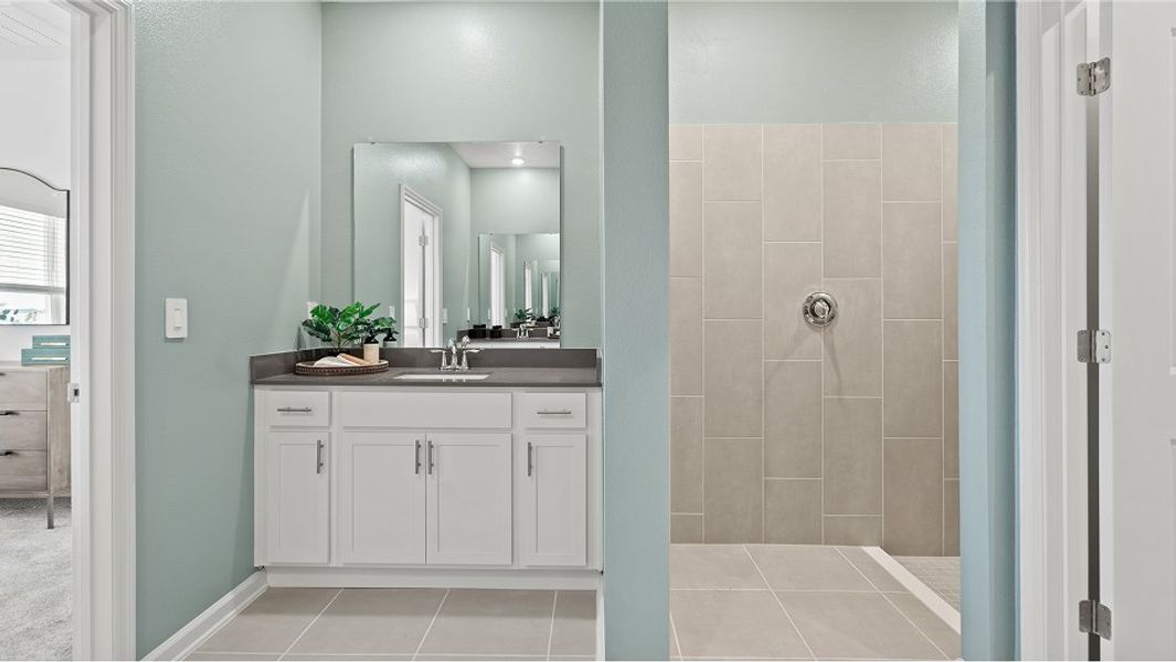 1561 Ventura Owners Bath 2of2 F1