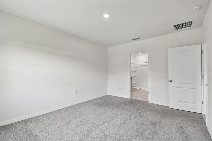 Spacious, unfurnished interior of a new home in Riviera Bella, Debary (Image 47).